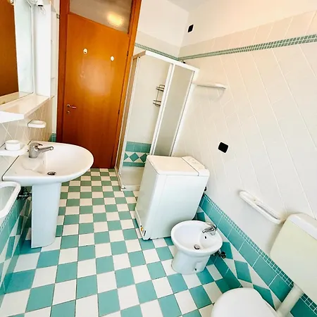 Alpina - Frontemare Centrale - Immobil Relax * Lido di Jesolo