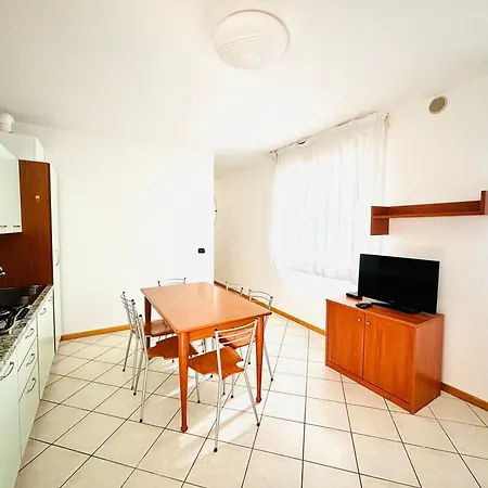 Apartman Alpina - Frontemare Centrale - Immobil Relax Lido di Jesolo