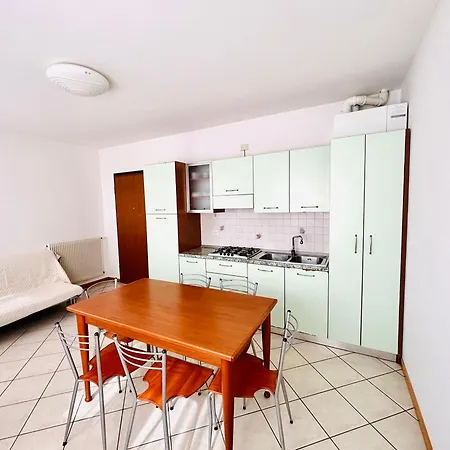 Alpina - Frontemare Centrale - Immobil Relax * Lido di Jesolo